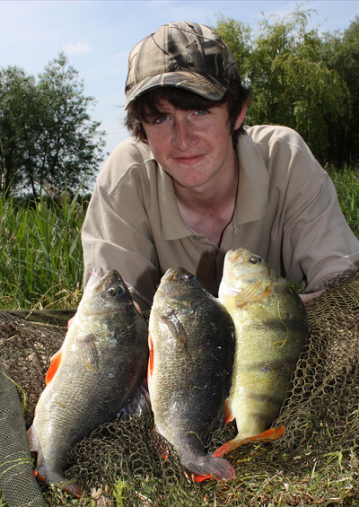 My mate Steve Harknett doing the business - I was behind the lens this time!