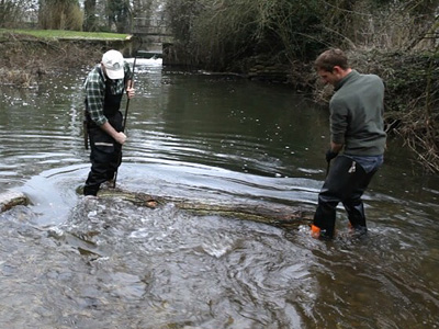 Creating a gravel riffle to aid spawning habitat on the recovering River Blackwater