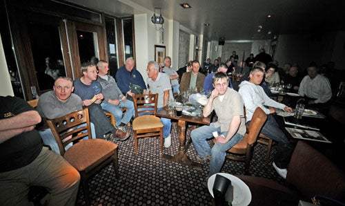 The room filling up at the Green Dragon