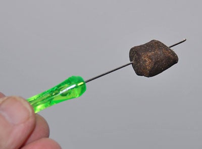 SMARTBaiT pellet on needle