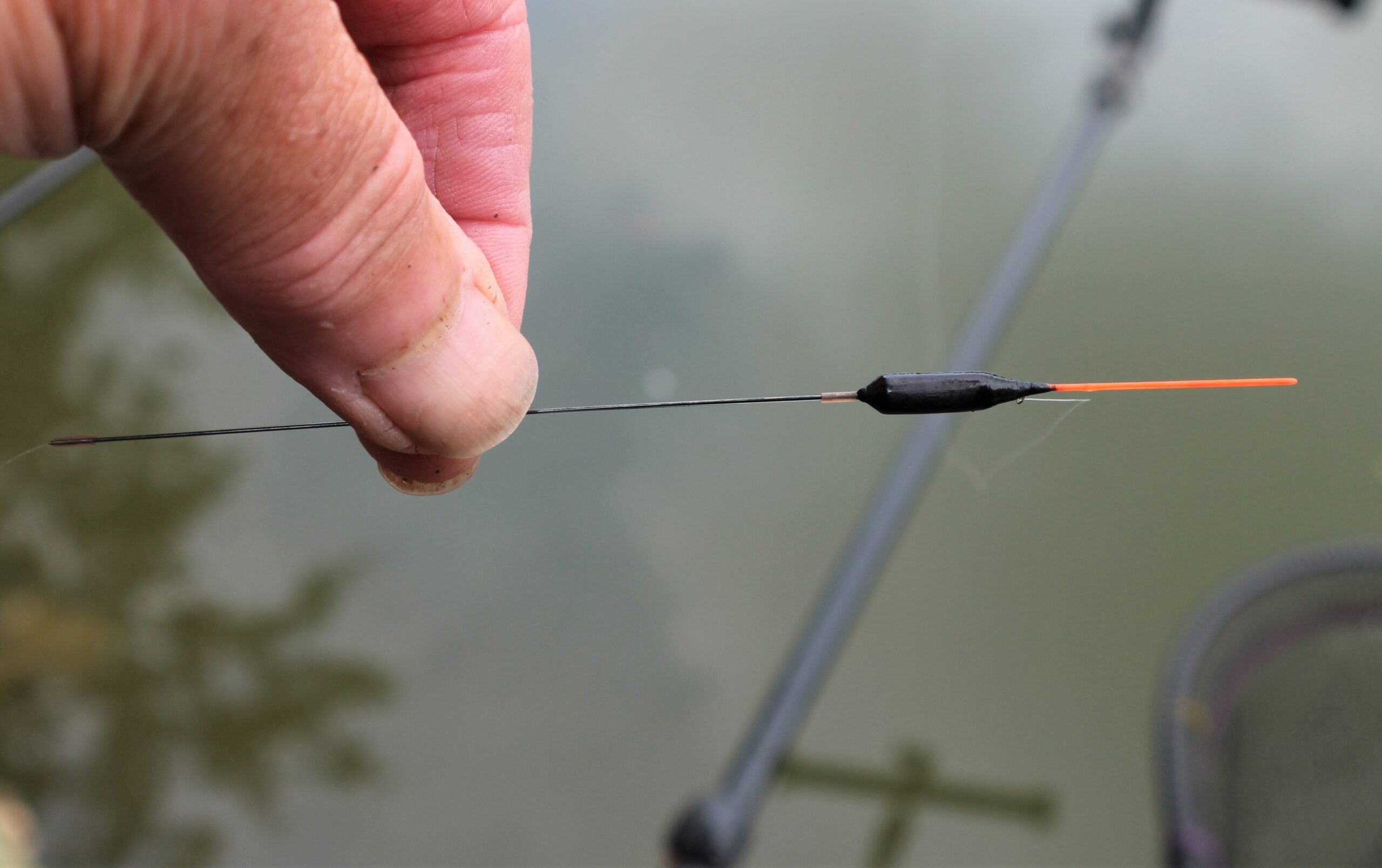 HOW TO use float silicone to tie the perfect pole fishing rig